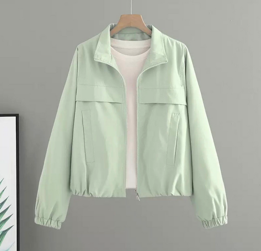 Veste légère zippée au style moderne