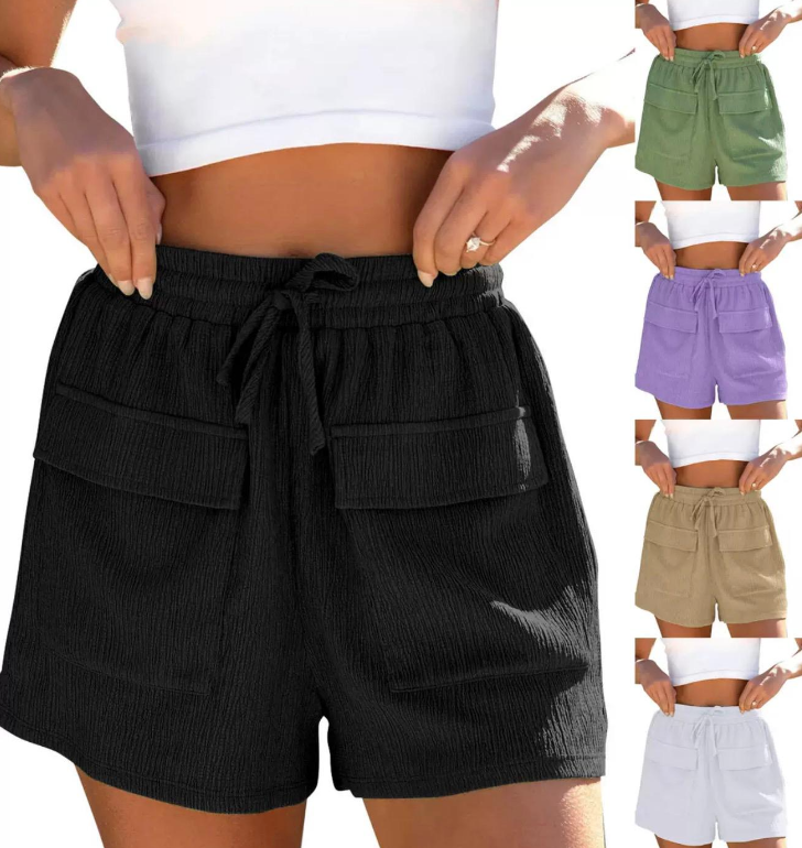 Short taille haute à taille élastique et poches pratiques