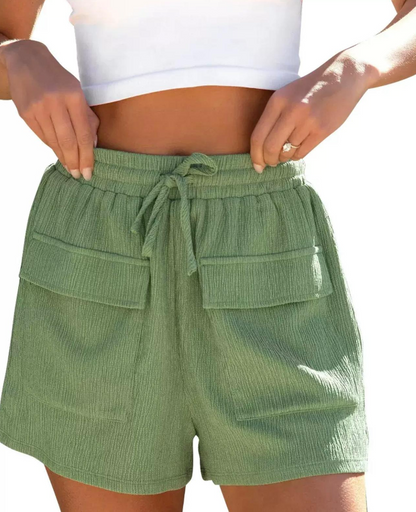 Short taille haute à taille élastique et poches pratiques