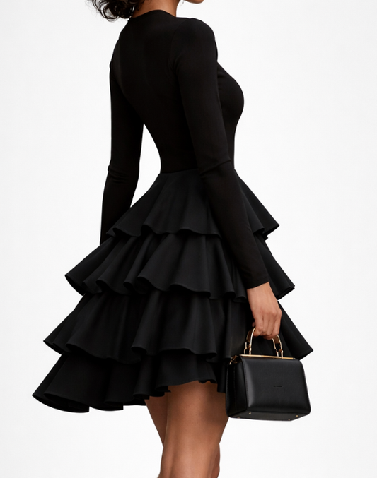 Robe courte élégante à volants superposés